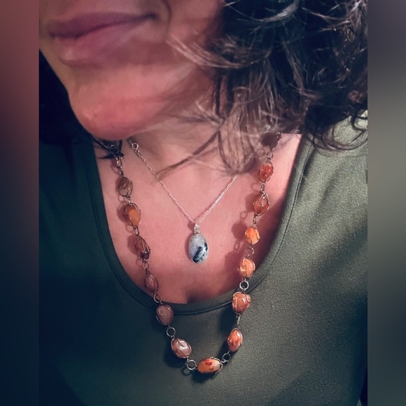 Jewelry - VINTAGE Genuine Carnelian Stone Elegant Necklace Wire Caged with Hook Clasp